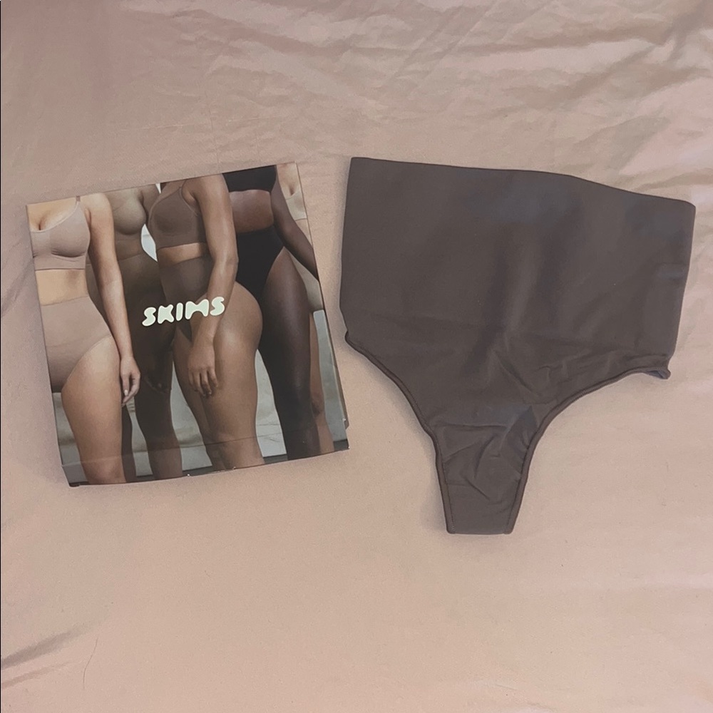 💖 SKIMS Umber Core Control Thong